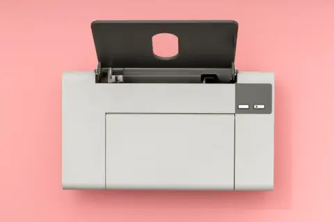 Imprimante Epson avec couvercle ouvert. Message d'erreur : cartouche compatible non reconnue.