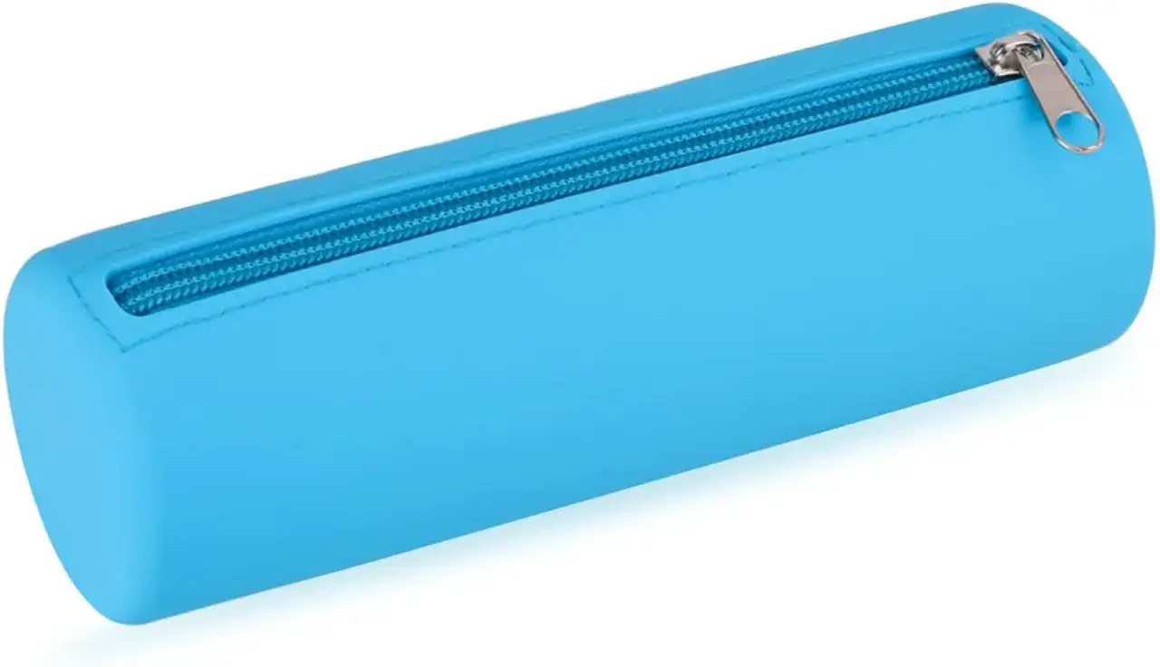 Trousse en silicone bleu vif, cylindrique, avec fermeture &eacute;clair argent&eacute;e. Parfaite pour ranger crayons et stylos.